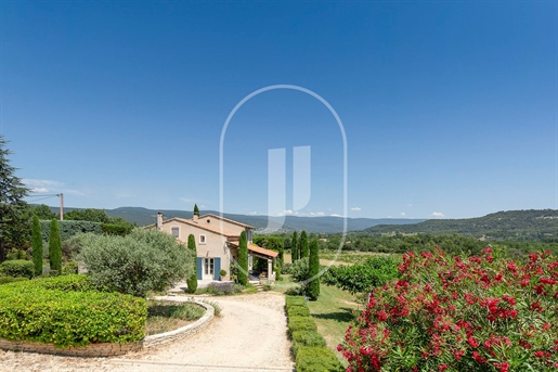 House with cottage and pool for sale in Roussillon
