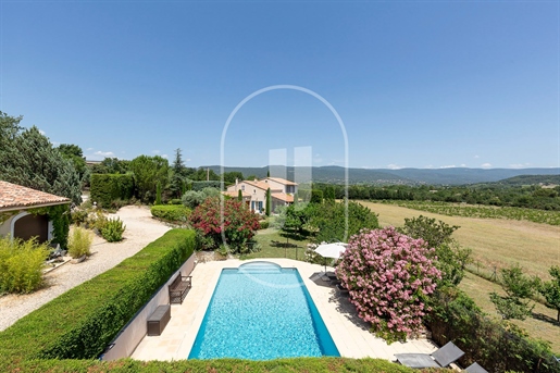 House with cottage and pool for sale in Roussillon