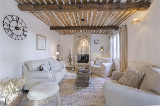 Pretty renovated house for sale in the Luberon