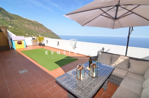 Bright atico flat with magnificent views
