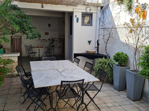 Aigues-Mortes - Gard - Village house - Intra-muros