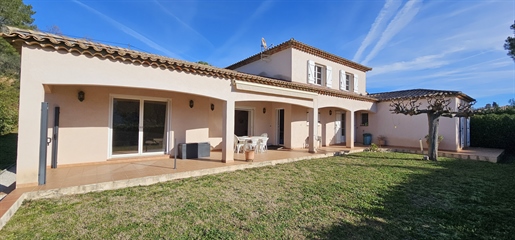 Provencal villa of 160M2 4 bedrooms and office on a plot of 2000M2 beautiful view