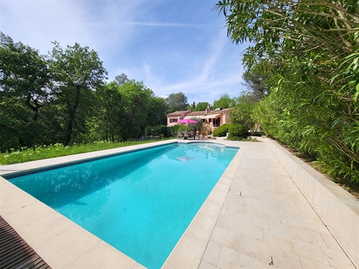 Villa 211m² With 2 Flats, Pool And Garage On A Plot Of 4107m²