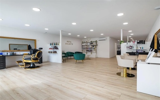 Hairdressing and beauty salon of 120 m2 new Prunelli Di Fiumorbo