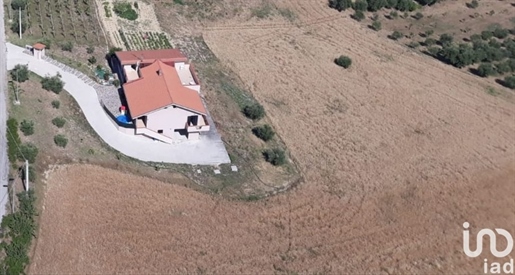 Detached house / Villa for sale 130 m² - 3 bedrooms - Pineto