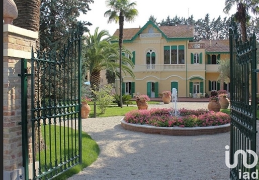 Sale Detached house / Villa 1900 m² - 26 rooms - Roseto degli Abruzzi