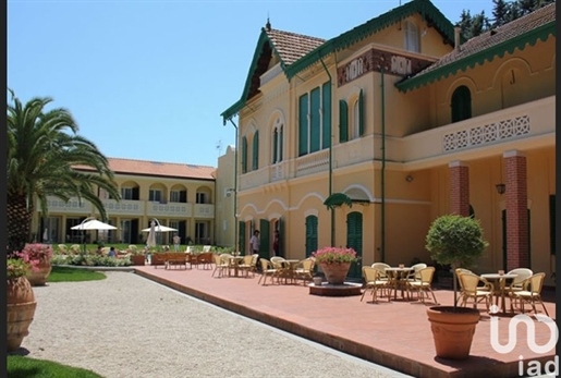 Vente Maison Individuelle / Villa 1900 m² - 26 pièces - Roseto degli Abruzzi