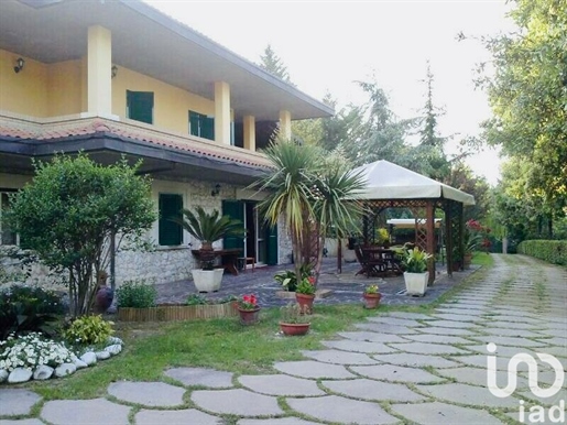 Einfamilienhaus / Villa zum Kaufen 207 m² - 4 Schlafzimmer - Canzano
