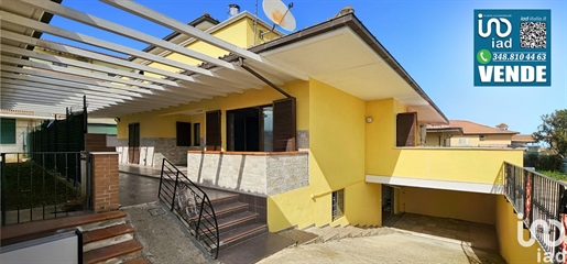 Einfamilienhaus / Villa zum Kaufen 141 m² - 4 Schlafzimmer - Mosciano Sant'Angelo