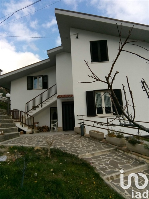 Einfamilienhaus / Villa zu verkaufen 330 m² - 3 Schlafzimmer - Civitella del Tronto