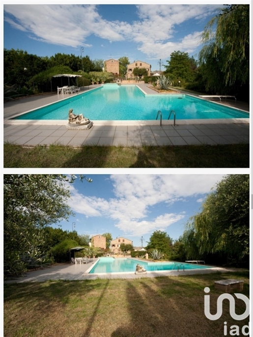 Vendita Casa indipendente / Villa 1400 m² - 10 camere - Treia
