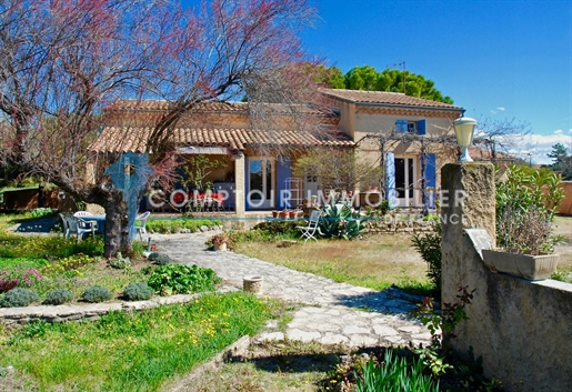 Dept 84 - Gargas - House of approximately 140 m2 on 1482 m2 with swimming pool, jacuzzi and garage