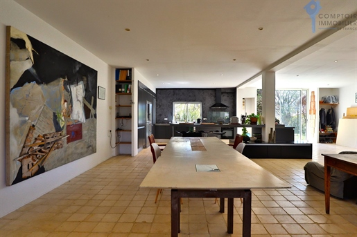 Dept 84 - Roussillon - Propriété atypique - maison loft 270 m2 + plateau 300 m2, piscine