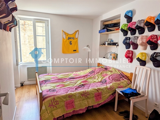 Dept 84 - Robion - T3 apartment on the 1st floor of a charming old building