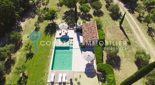 Magnificent Property in Lauris: Oasis of Luxury and Serenity