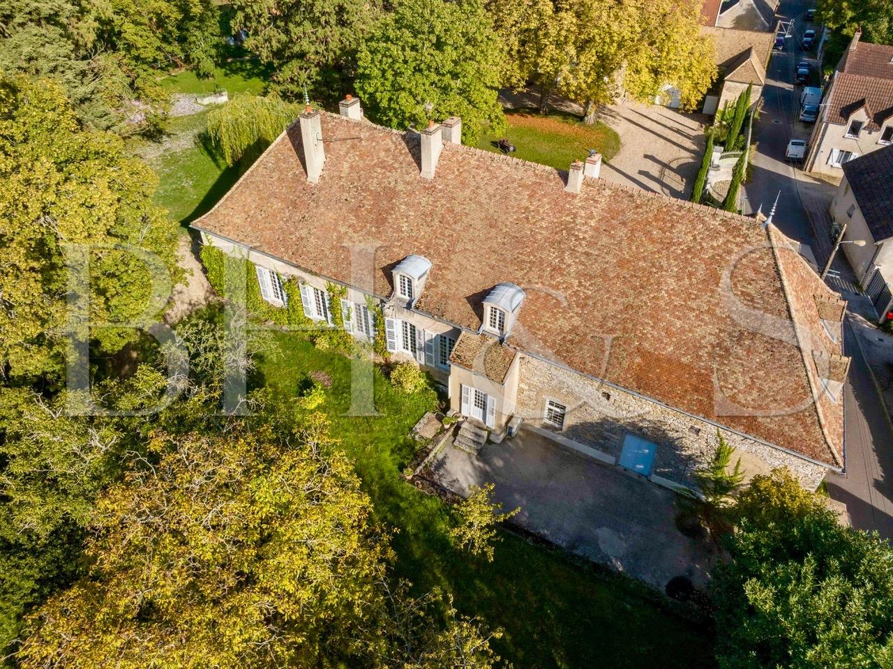 Grande propriété ancienne, avec dépendances et parc