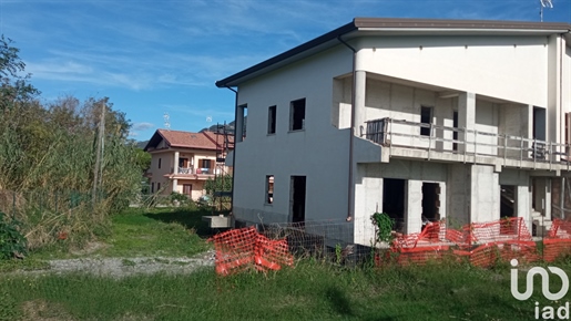 Huis / Villa 348 m² te koop - Longobardi