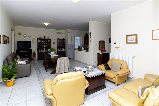 Verkauf Einfamilienhaus / Villa 258 m² - 4 Schlafzimmer - Roseto degli Abruzzi