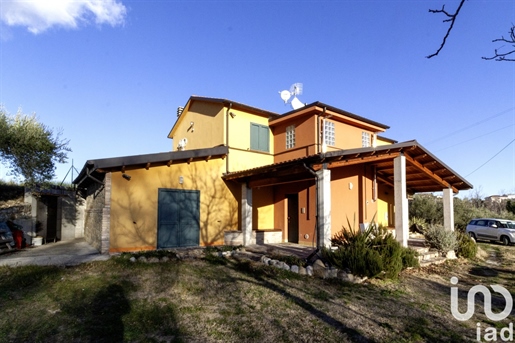 Detached house / Villa for sale 215 m² - 4 bedrooms - Castellalto