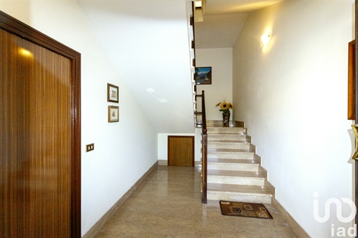 Dom wolnostojący / Willa na sprzedaż 142 m² - 2 sypialnie - Notaresco