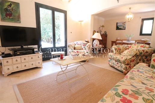 1.7 Km From The City Center: Renovated One-Story Detached Villa In Cavalaire