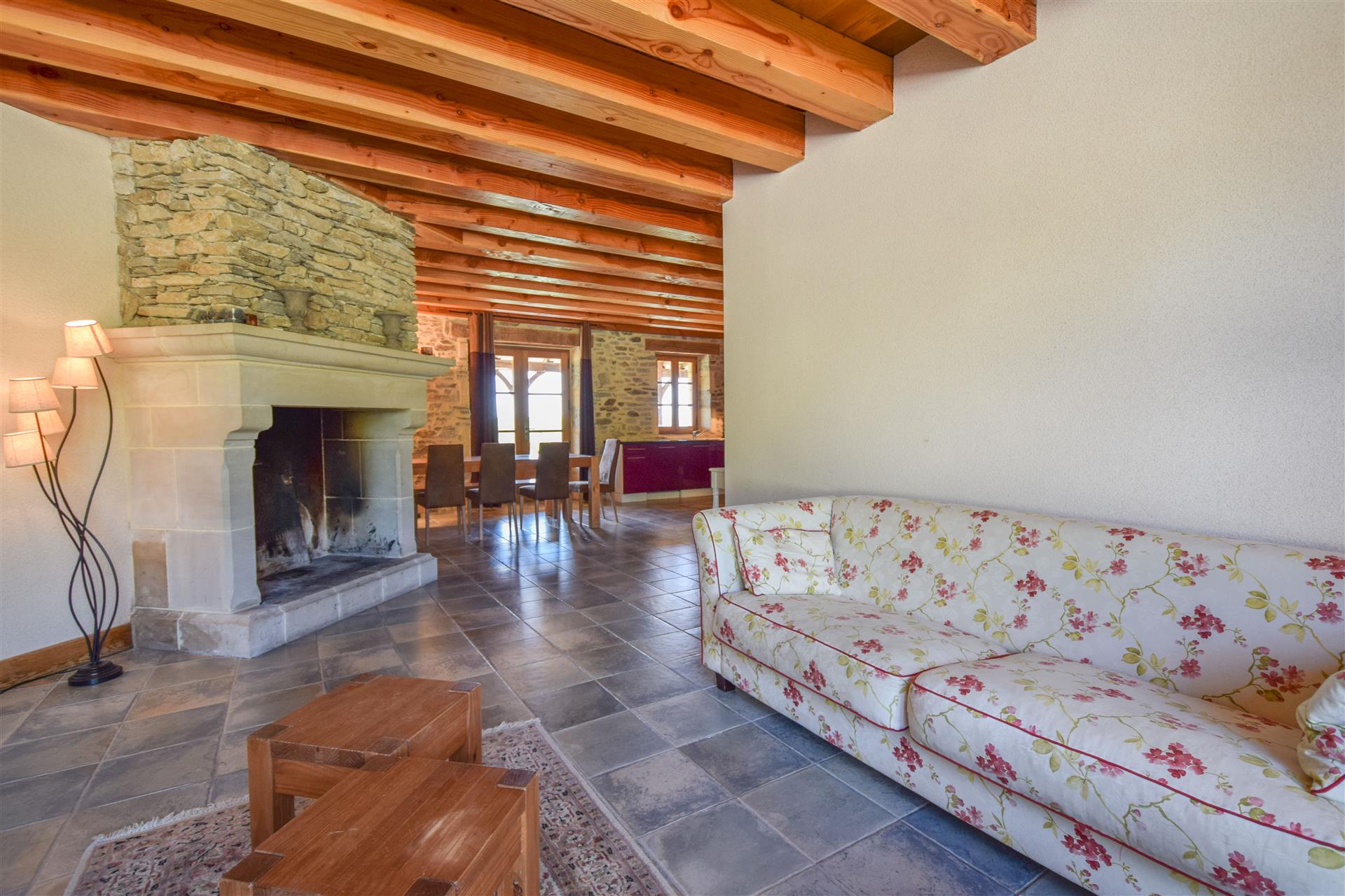 Casa rural en granero renovado en Périgord con vistas al golf