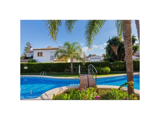 Charming 2 bedroom flat with large terrace and very close to the beach, Javea