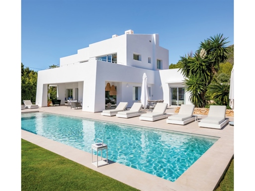 Squisita villa di lusso a Montgo, Javea: design di Jessica Bataille, piscina riscaldata e completame