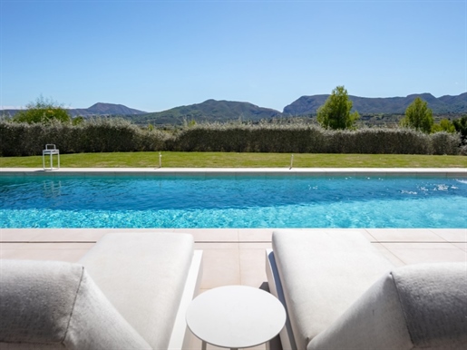 Villa de luxe exquise à Montgo, Javea : design par Jessica Bataille, piscine chauffée et entièrement