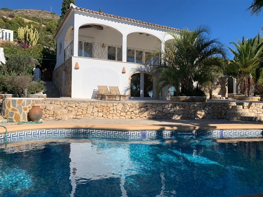 Beautiful traditional and renovated 5-bedroom house in Zona Castellans Jávea