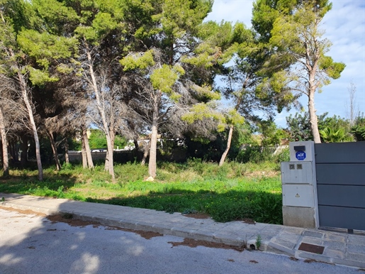 Urban plot in Moraira with licence to build
