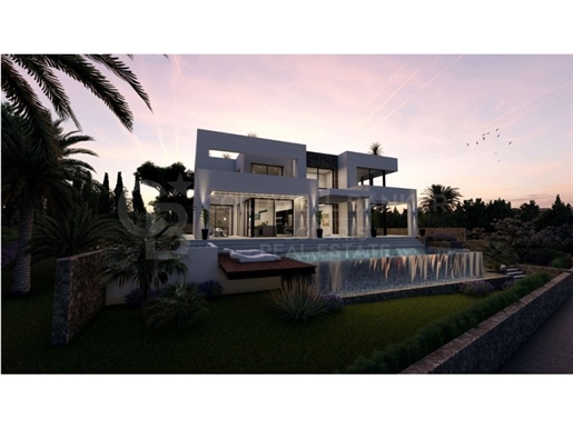 Gloednieuwe villa met 4 slaapkamers in Benissa