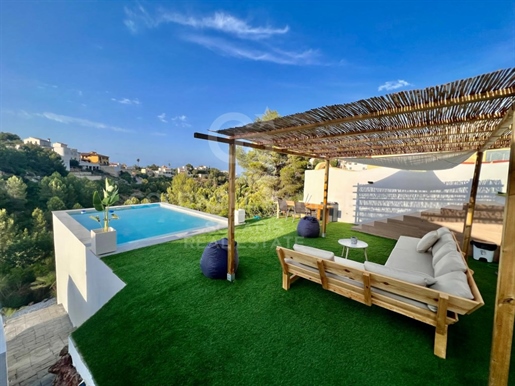 Villa met 4 slaapkamers en fantastisch uitzicht in El Montgó, Dénia