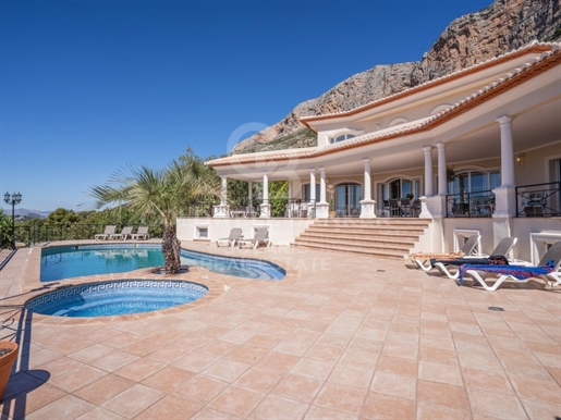 Mediterranean villa in the Montgó with spectacular views