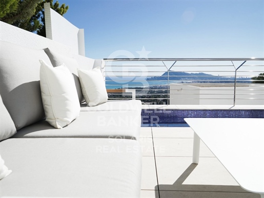Luxury 5 bedroom villa with sea views in Altea