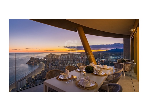 Spectacular luxury super penthouse on the 45th floor of the emblematic Diamante building