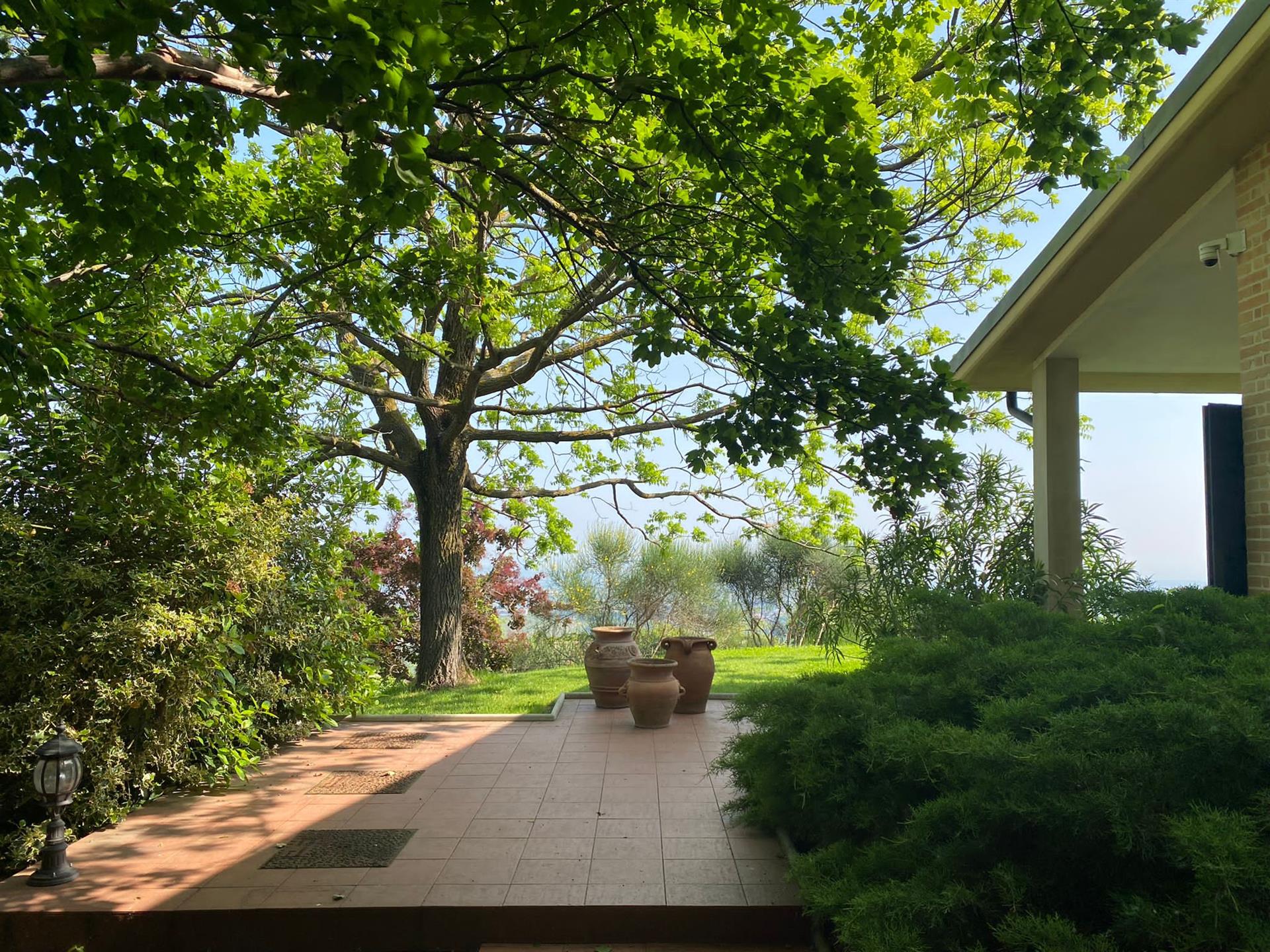 Free Standing 5 Bedroom Villa with Garden, Pool and an Incredible View