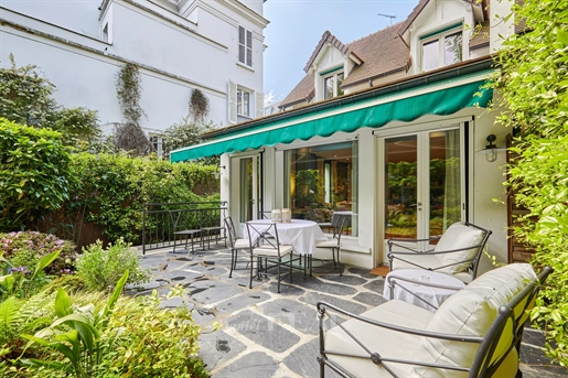 Paris XVIIe - Villa des Ternes - Maison avec jardin.