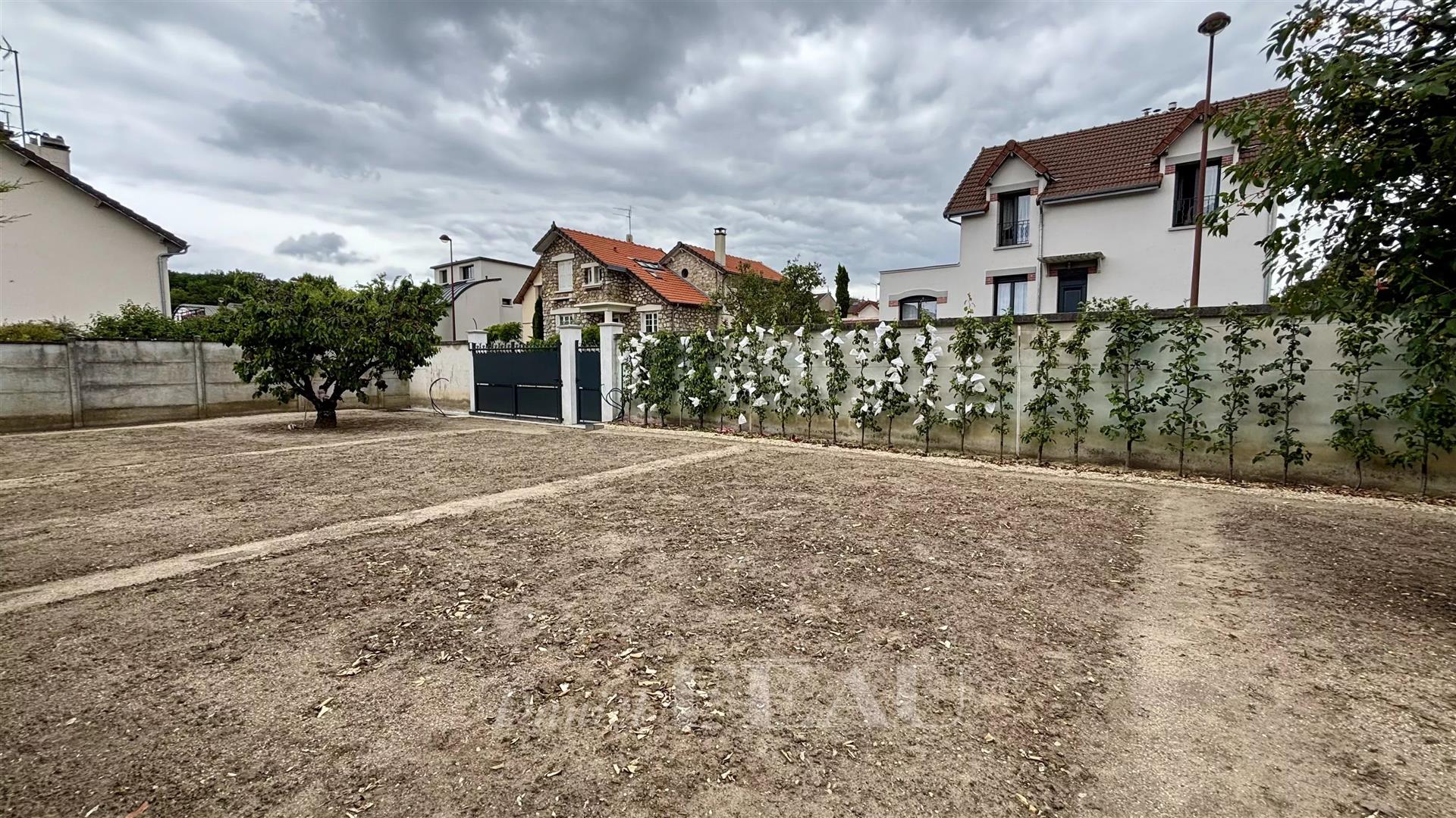 Versailles Porchefontaine - Terrain à bâtir avec possibilité de construction de 85 m² au sol