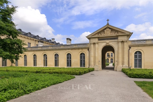 Versailles Richaud – Eine 3-Zimmer-Wohnung mit Parkplatz