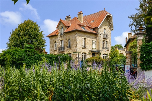 Versailles Glatigny – Ein 10-Bett-Anwesen mit Garten
