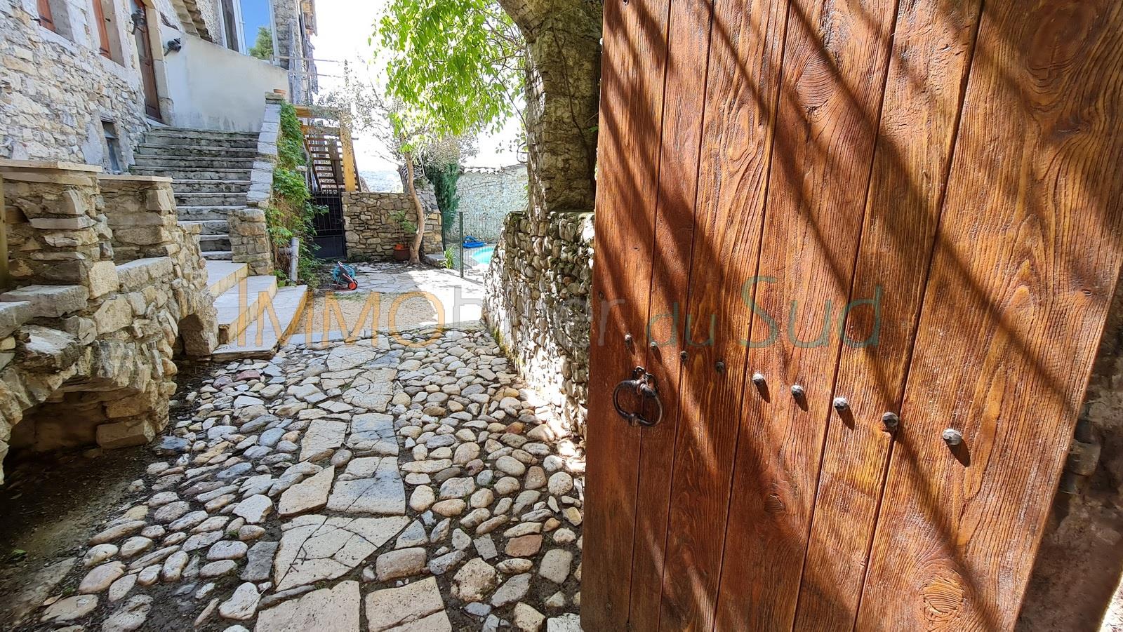 Absolute calm, charming hamlet house, garden, swimming pool
