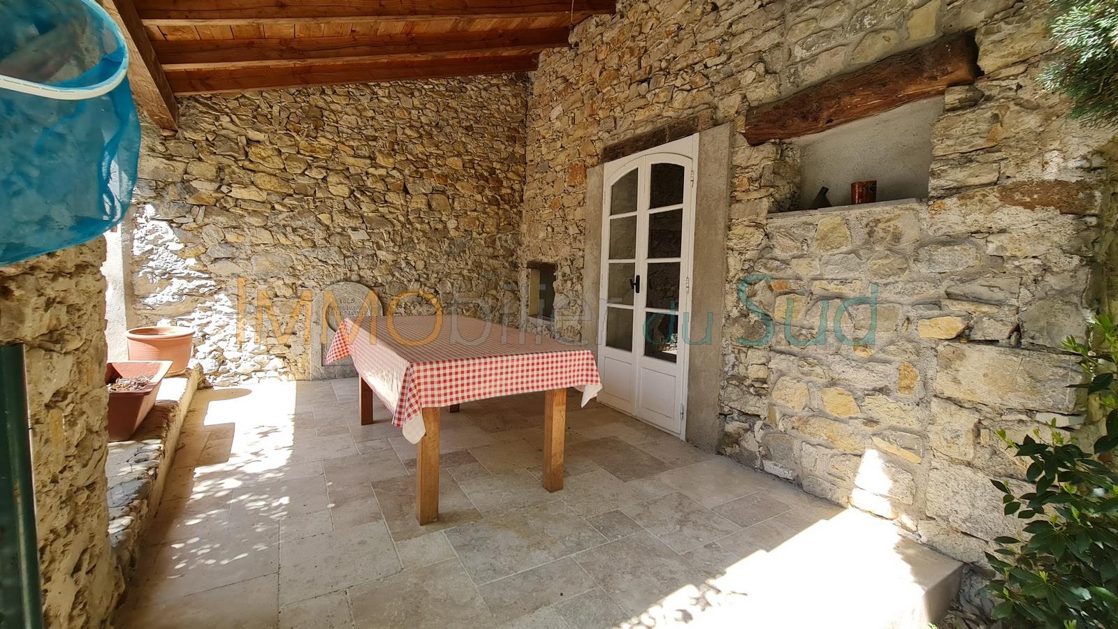 Absolute calm, charming hamlet house, garden, swimming pool