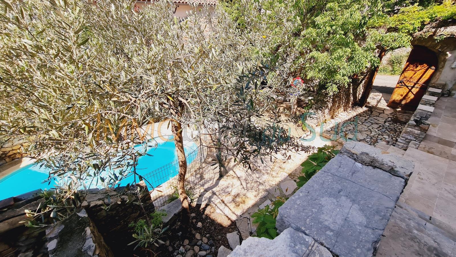 Absolute calm, charming hamlet house, garden, swimming pool