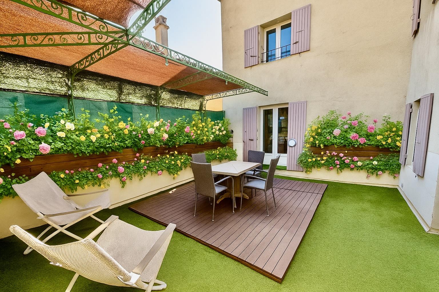 Village house with indoor swimming pool, terrace and garage