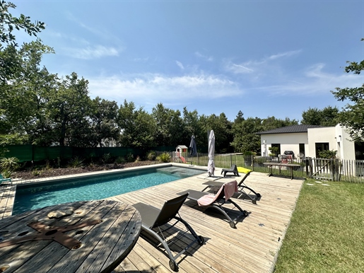 Grignan , Belle Villa Recente 135 M2 Avec Piscine Sur 1500M2 Arbores.