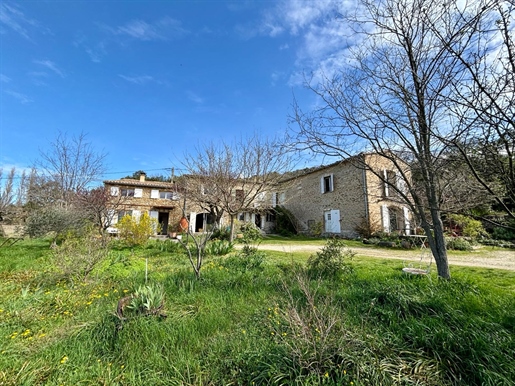 Grignan, Beautiful Stone Mas With View On 1.7Ha.