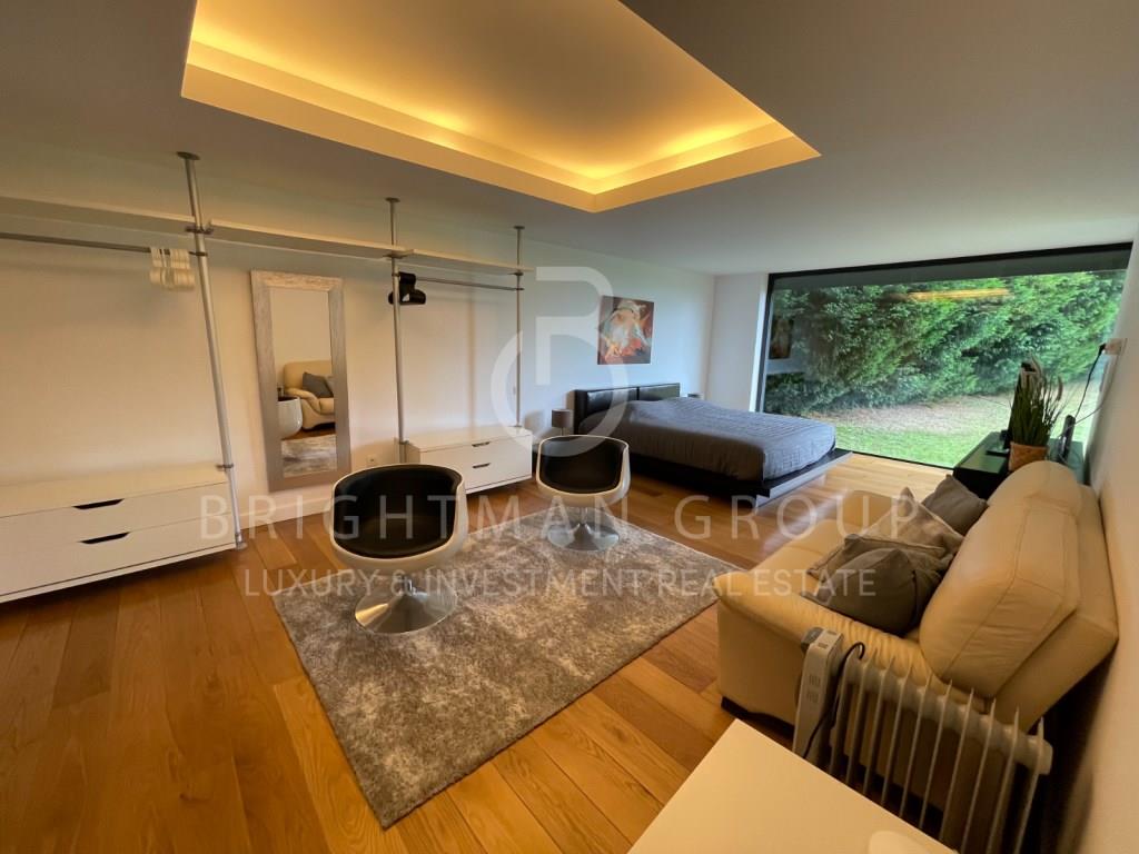 Contemporary villa with pool in Santo Tirso