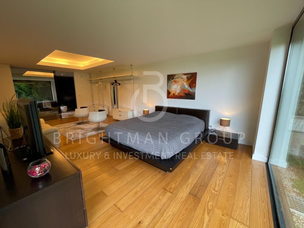 Contemporary villa with pool in Santo Tirso