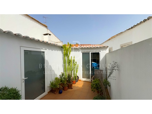 Apartamento T3 com terraço em Faro, Algarve